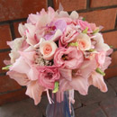 фешенебильний букет з ніжно-рожевої еустоми