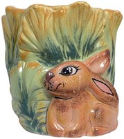 квітковий горщик заєць у капусті